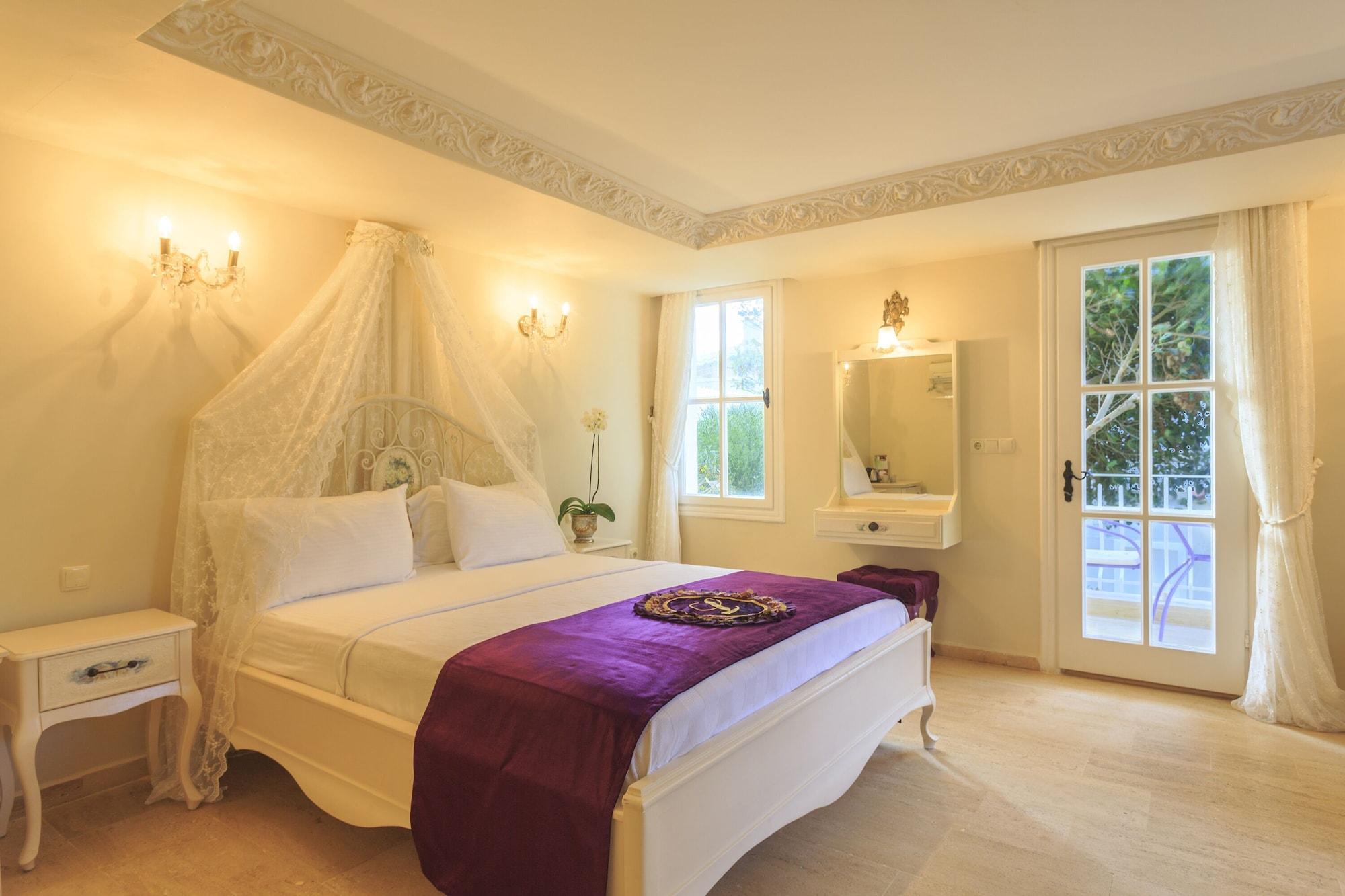 Lukka Exclusive - Adult Only +12 4*